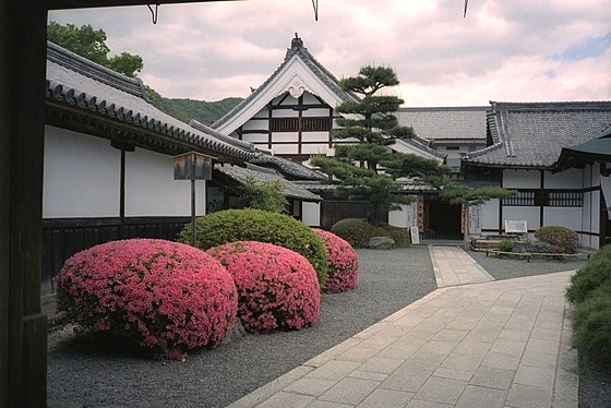 Daikakuji Temple Gate
