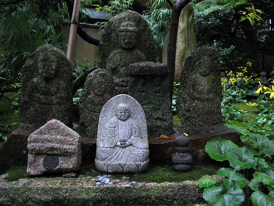Hokanji Temple Stone Images