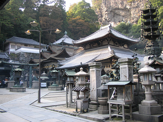 Hozanji Temple Courtyard