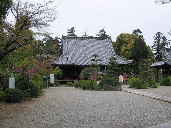 Kumedera Temple Hondo