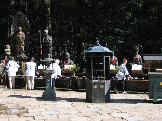 Okuno-in Temple Buddhas